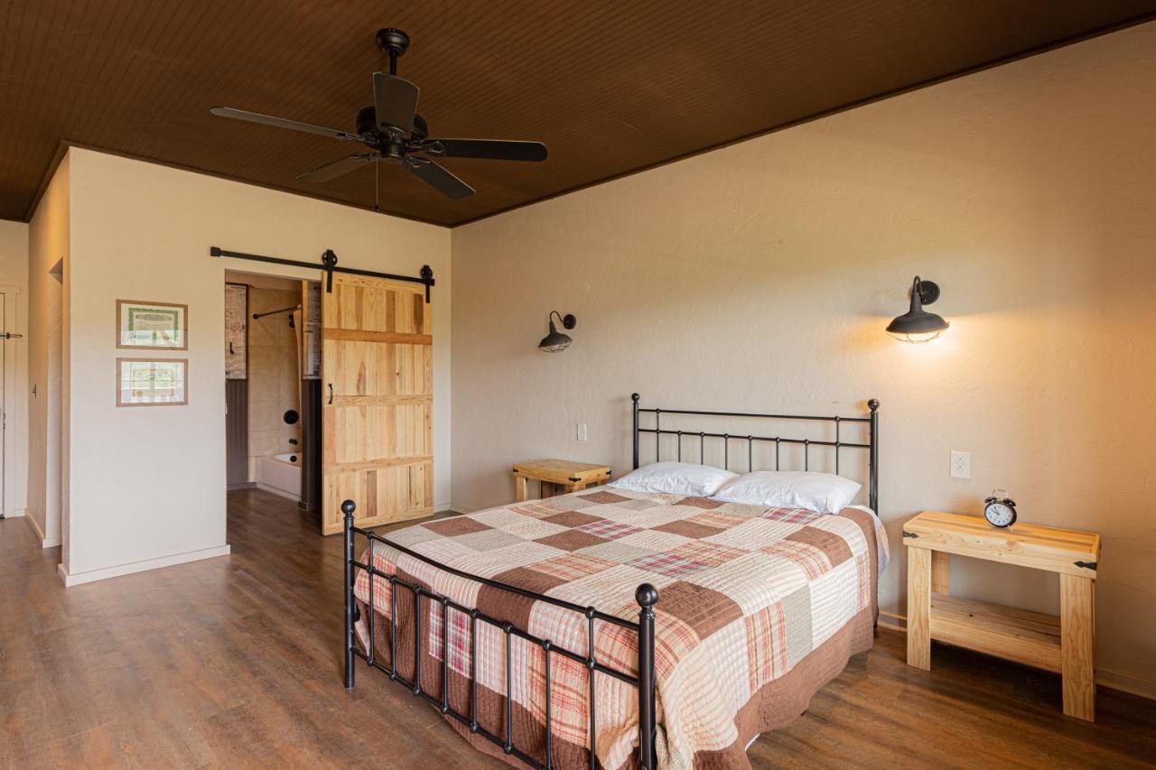 -Pet Friendly- Miners Cabin #6 - King Bed With Private Balcony Tombstone Kültér fotó