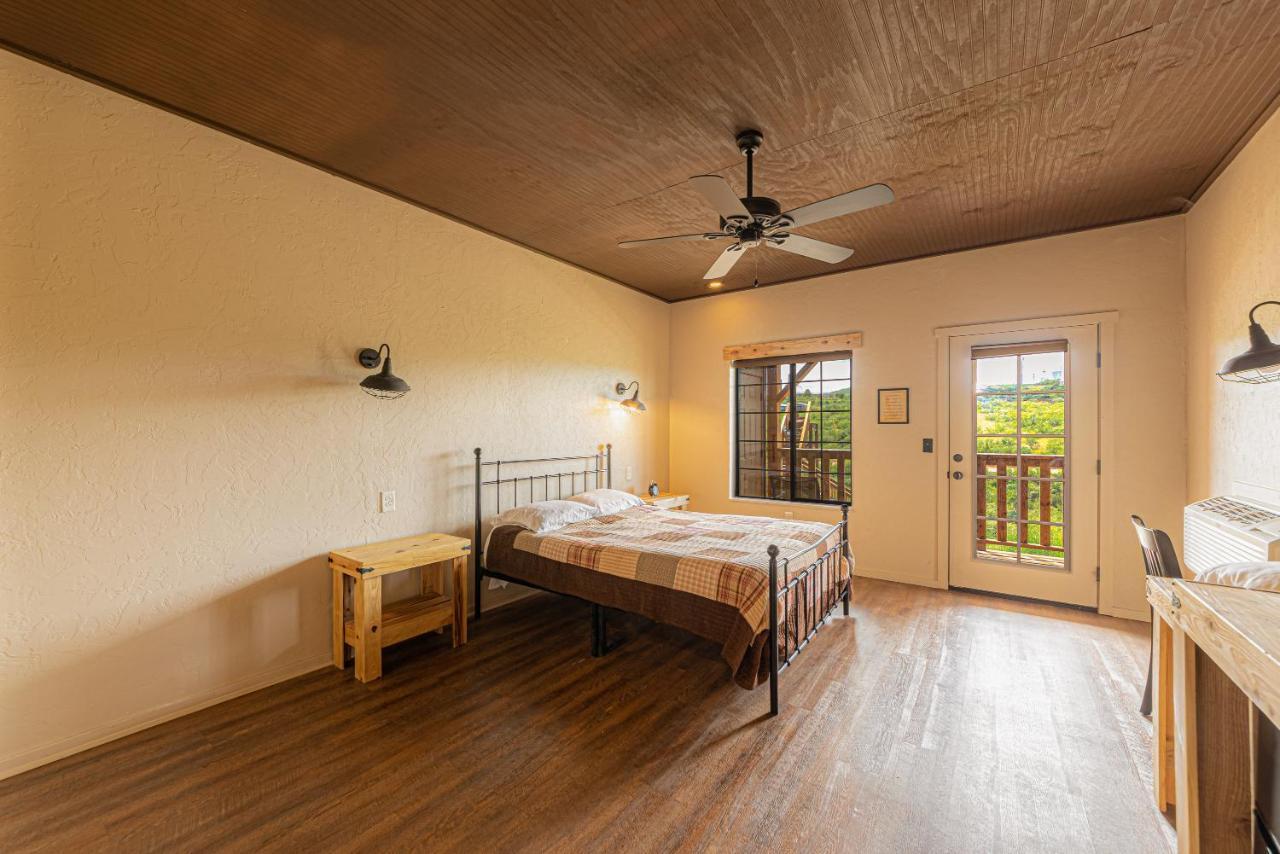 -Pet Friendly- Miners Cabin #6 - King Bed With Private Balcony Tombstone Kültér fotó